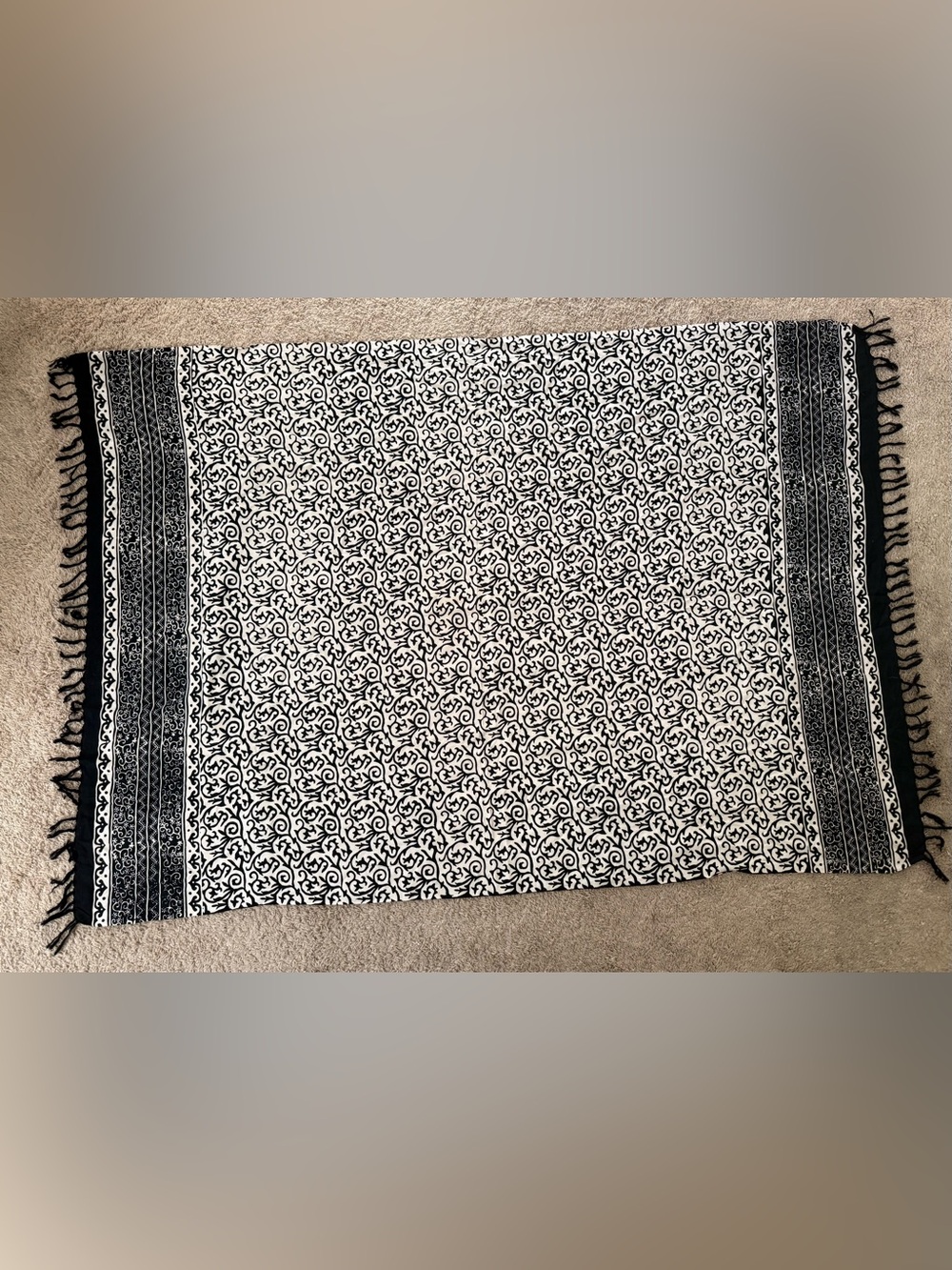🤍Black and White🖤 Scroll Pattern Sarong Cover